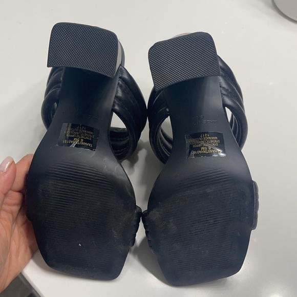 Steve Madden Tahani sandals. Color black. Size  6.5 - Picture 4 of 5